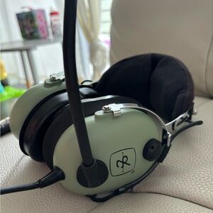 David Clark Headset With Boom Mounted Mic 40853g01